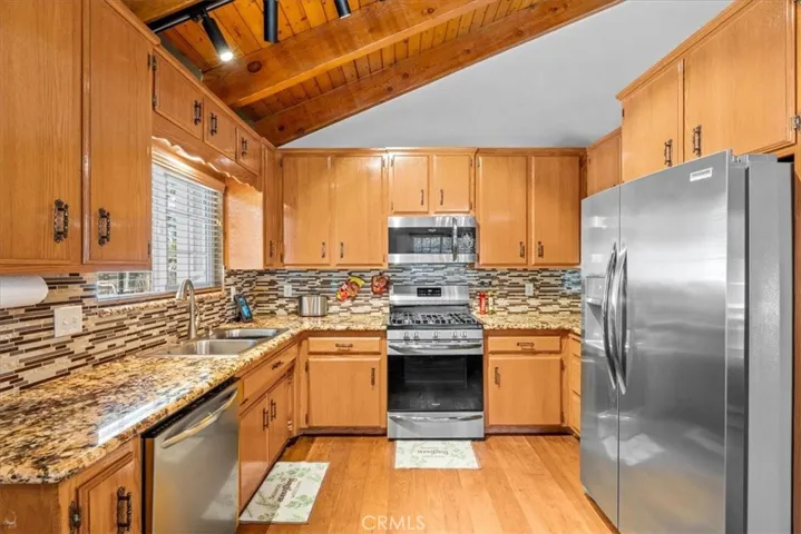 298 Weisshorn, Crestline, California 92325