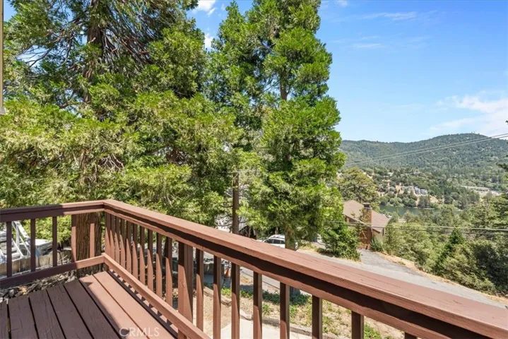 298 Weisshorn, Crestline, California 92325