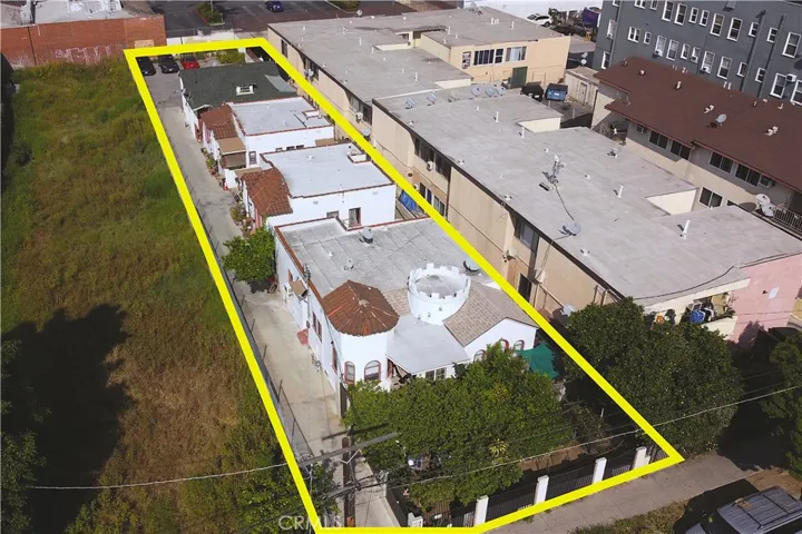 1115 N Madison, Los Angeles, California 90029