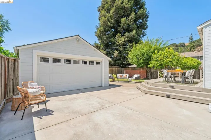 264 Marlow Drive, Oakland, California 94605