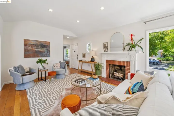 264 Marlow Drive, Oakland, California 94605