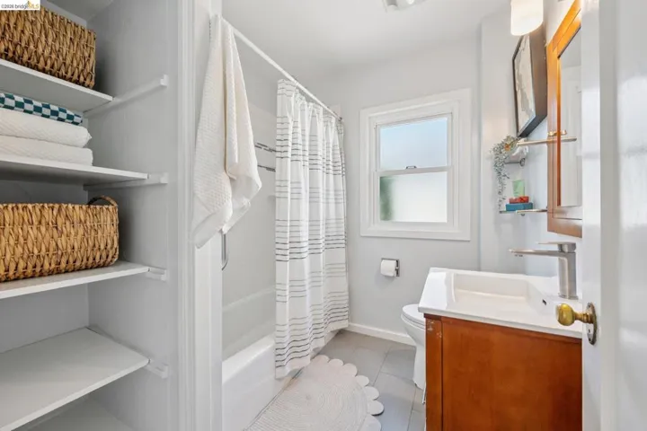264 Marlow Drive, Oakland, California 94605
