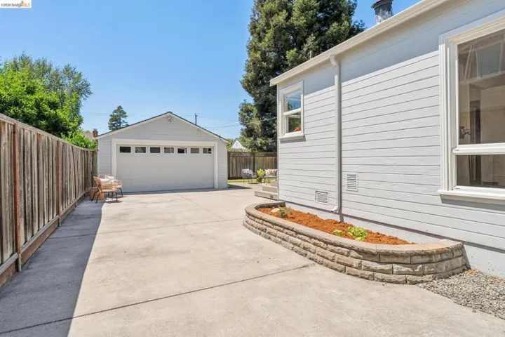 264 Marlow Drive, Oakland, California 94605