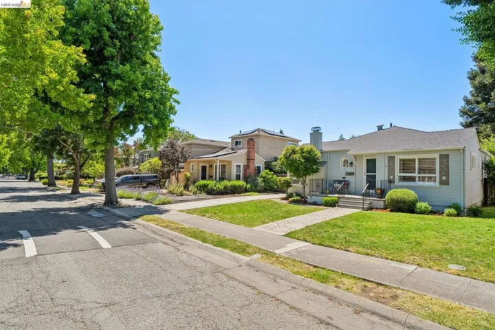 264 Marlow Drive, Oakland, California 94605