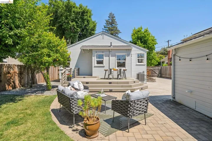 264 Marlow Drive, Oakland, California 94605