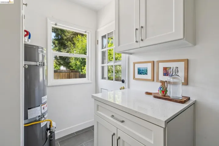 264 Marlow Drive, Oakland, California 94605