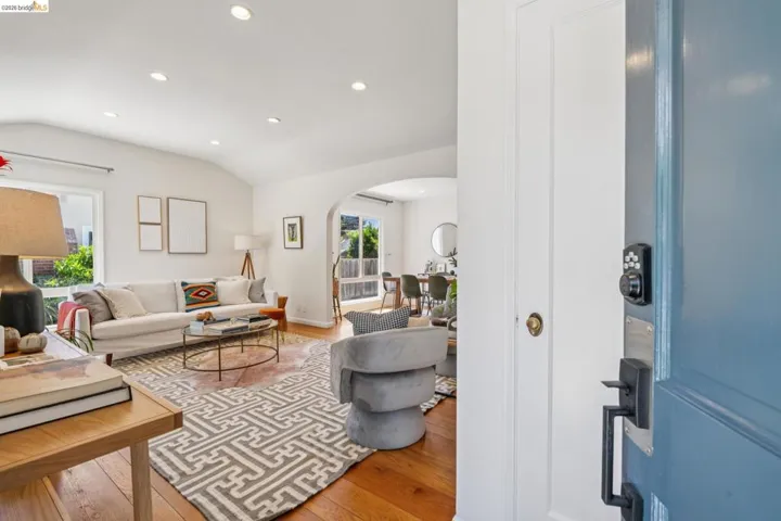 264 Marlow Drive, Oakland, California 94605