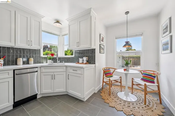 264 Marlow Drive, Oakland, California 94605