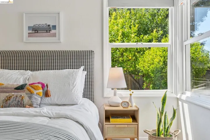 264 Marlow Drive, Oakland, California 94605