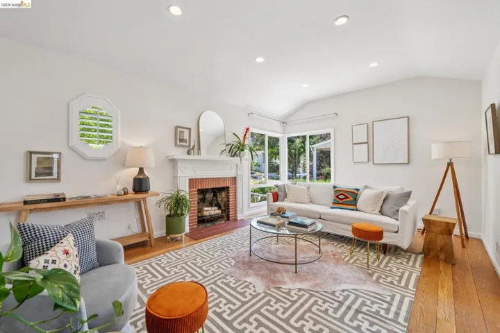 264 Marlow Drive, Oakland, California 94605