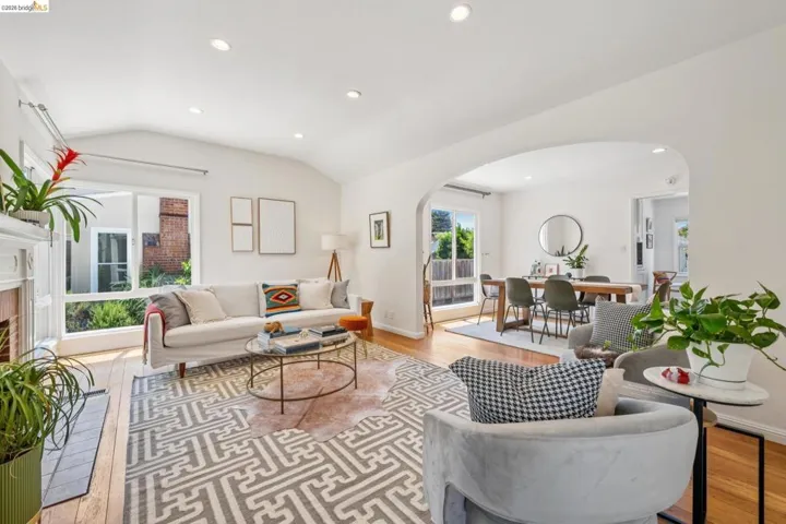 264 Marlow Drive, Oakland, California 94605