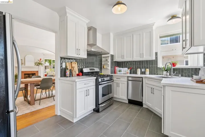 264 Marlow Drive, Oakland, California 94605