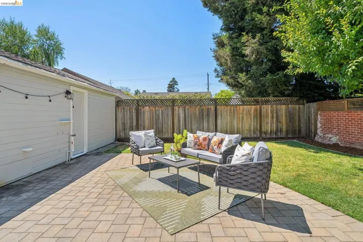 264 Marlow Drive, Oakland, California 94605