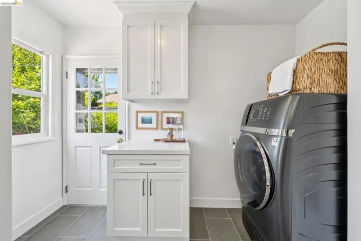 264 Marlow Drive, Oakland, California 94605