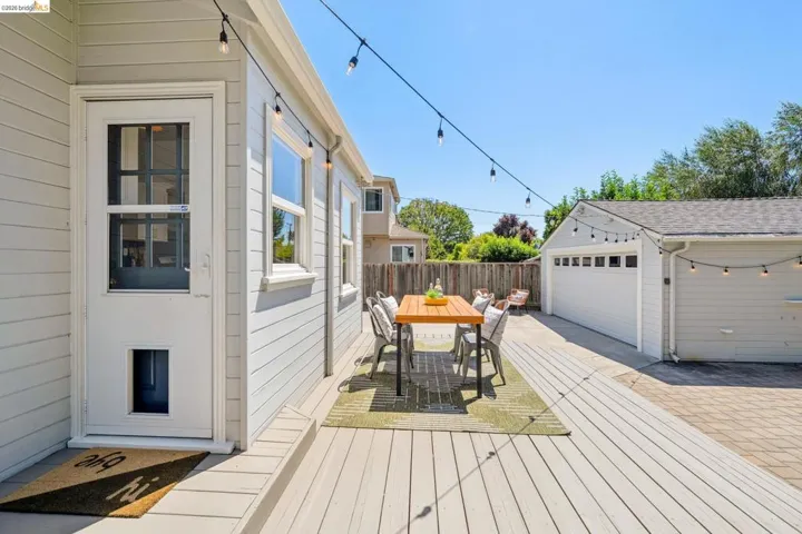 264 Marlow Drive, Oakland, California 94605