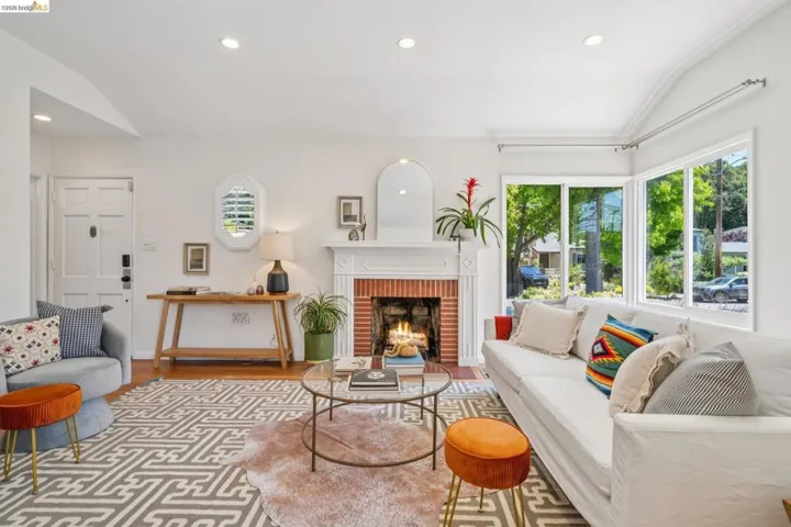 264 Marlow Drive, Oakland, California 94605
