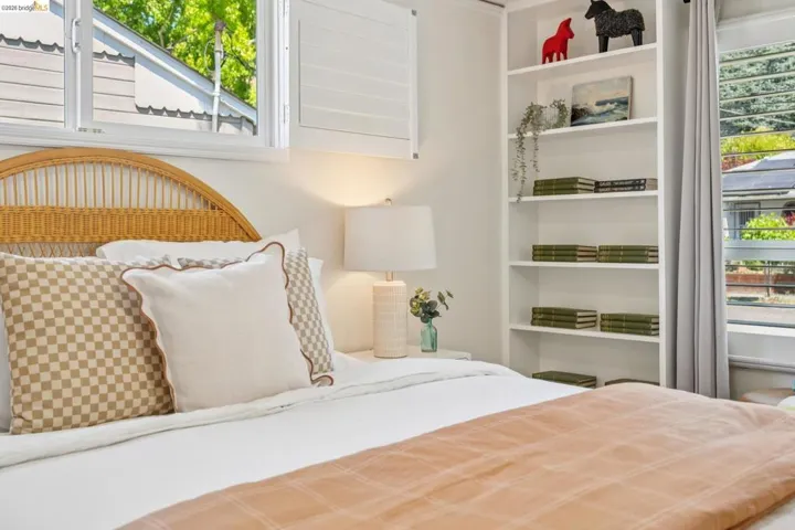 264 Marlow Drive, Oakland, California 94605