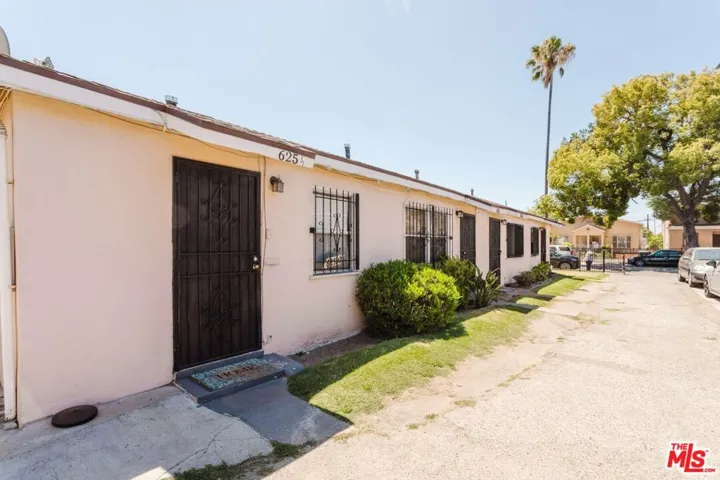 623 E 87th Street, Los Angeles, California 90002