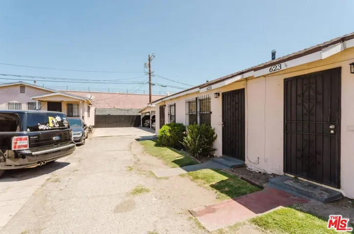 623 E 87th Street, Los Angeles, California 90002