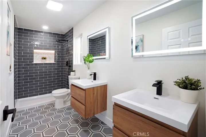 5571 Central Avenue, Riverside, California 92504