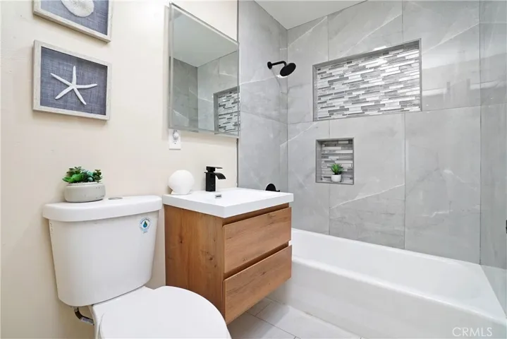 5571 Central Avenue, Riverside, California 92504