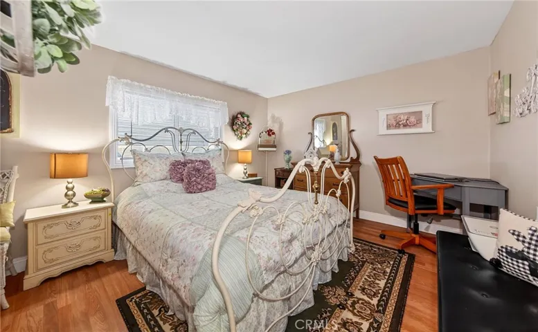 Guest bedroom