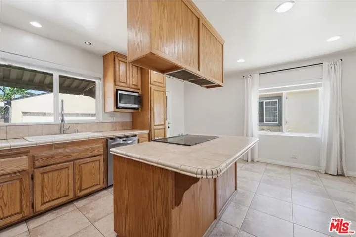 4254 Gaviota Avenue, Long Beach, California 90807
