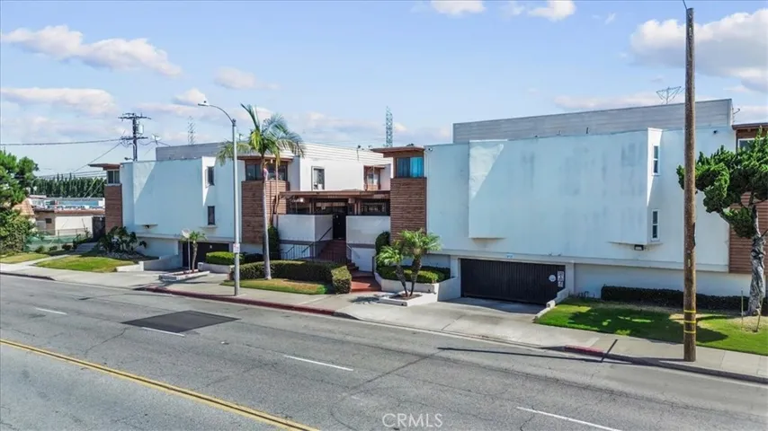 7033 Stewart And Gray Road 24, Downey, California 90240
