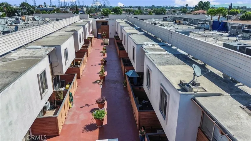 7033 Stewart And Gray Road 24, Downey, California 90240
