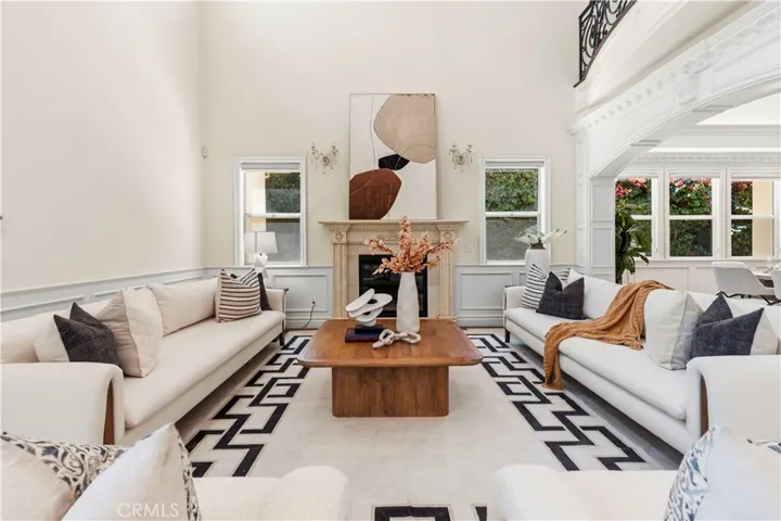 553 Woodward Blvd, Pasadena, California 91107