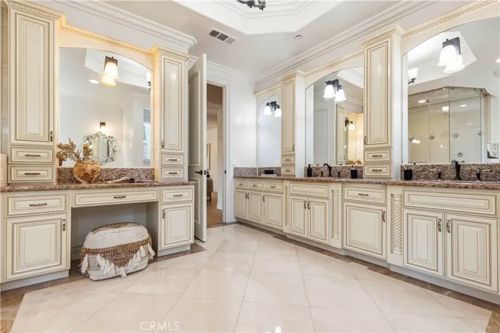Primary suite Bathroom