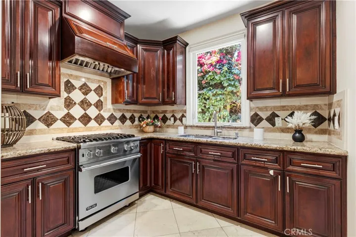 Separate work kitchen
