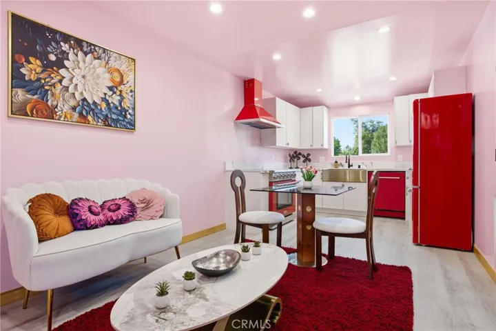 17658 Martha Street, Encino, California 91316