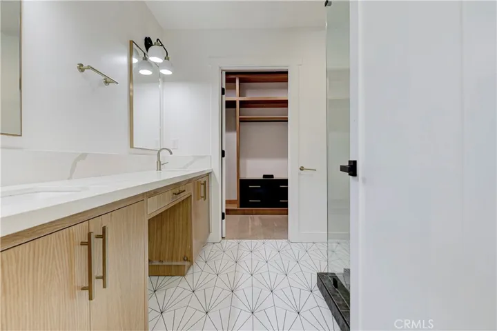 5515 Hermitage, Valley Village, California 91607