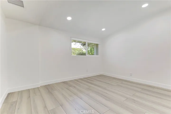 5515 Hermitage, Valley Village, California 91607