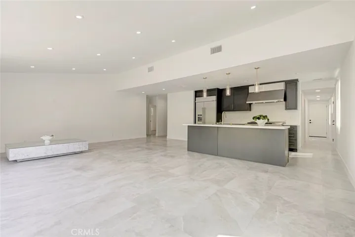 5515 Hermitage, Valley Village, California 91607