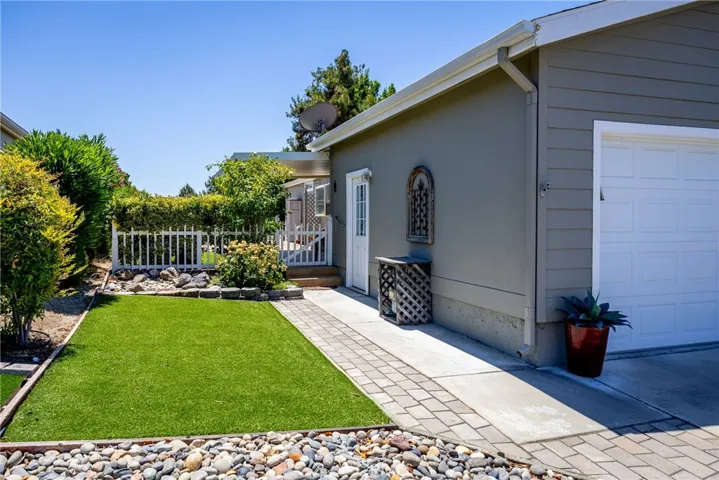366 Lark, Paso Robles, California 93446