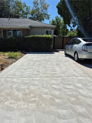 8913 Rathburn Avenue, Northridge, California 91325