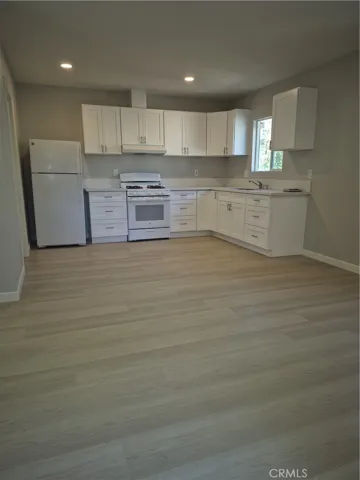 8913 Rathburn Avenue, Northridge, California 91325