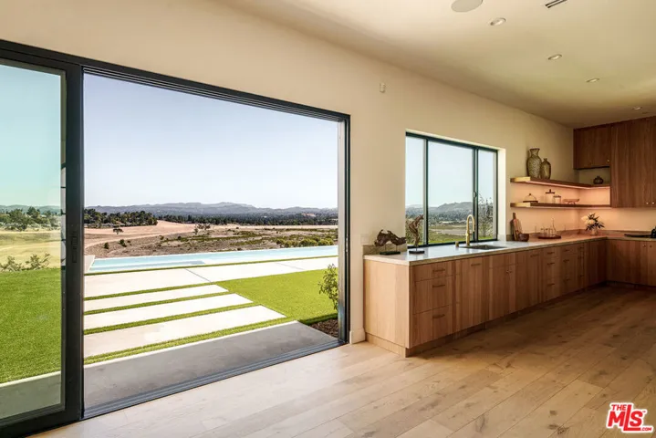 22328 S Summit Ridge Circle, Chatsworth, California 91311