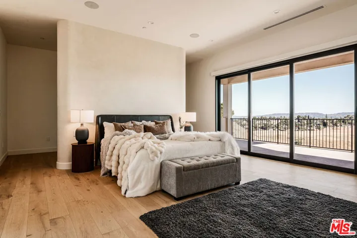 22328 S Summit Ridge Circle, Chatsworth, California 91311