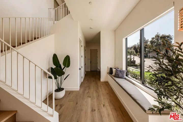 22328 S Summit Ridge Circle, Chatsworth, California 91311