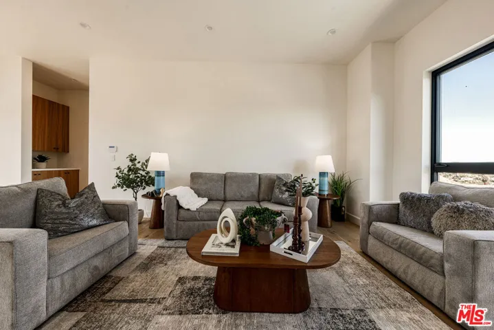 22328 S Summit Ridge Circle, Chatsworth, California 91311