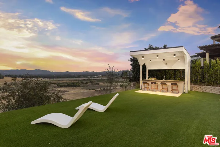 22328 S Summit Ridge Circle, Chatsworth, California 91311