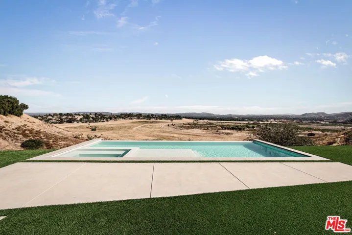 22328 S Summit Ridge Circle, Chatsworth, California 91311