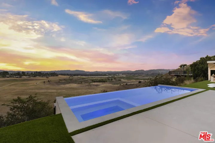 22328 S Summit Ridge Circle, Chatsworth, California 91311