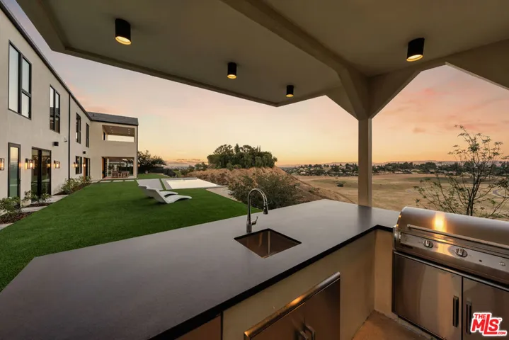 22328 S Summit Ridge Circle, Chatsworth, California 91311