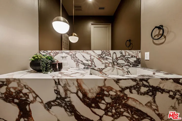 22328 S Summit Ridge Circle, Chatsworth, California 91311
