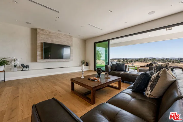 22328 S Summit Ridge Circle, Chatsworth, California 91311