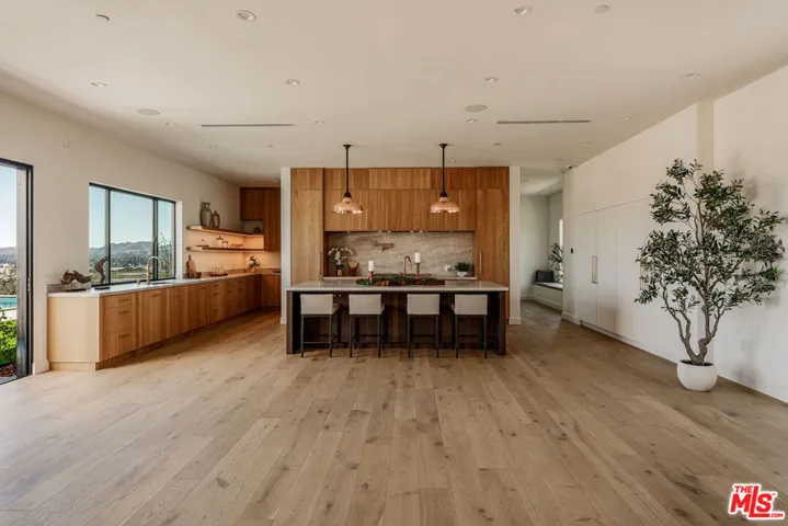 22328 S Summit Ridge Circle, Chatsworth, California 91311